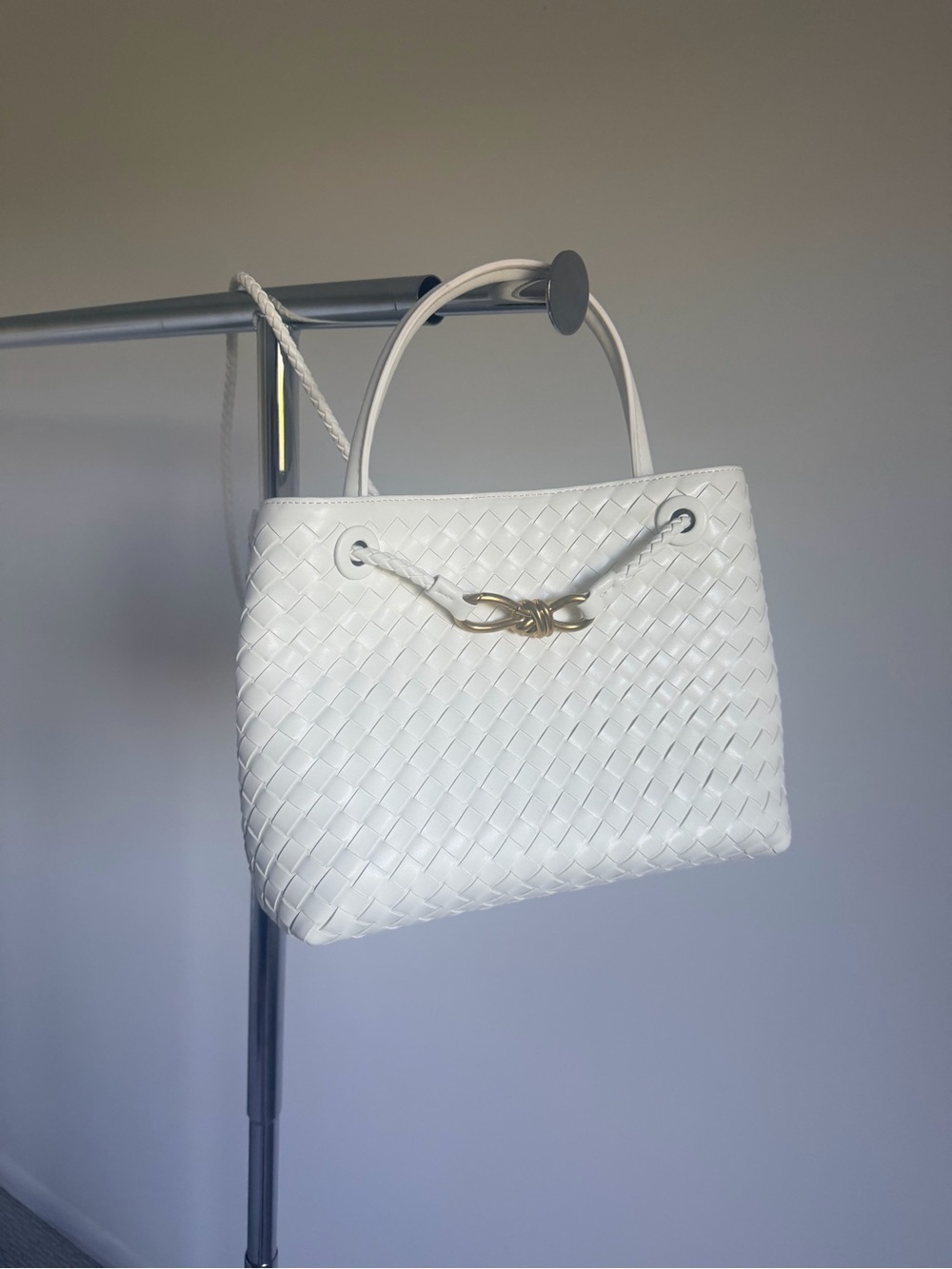 NWOT Amazon BV Dupe Woven Leather Tote Bag in White with Gold Accent
